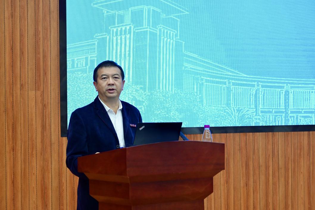 b8c58dbc6d5deaad5e4c392a2933bcce