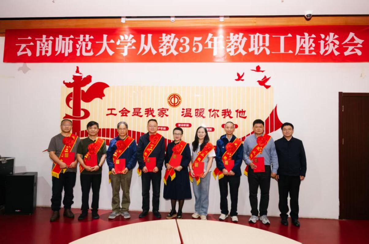 fb695e9b3a9767eaf35531e057b41b6d