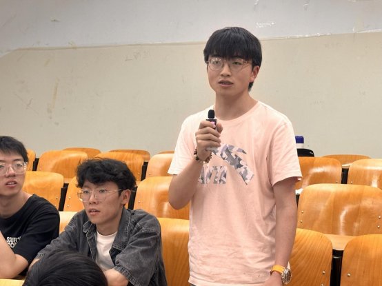 e2eb54e4b417f4baa6a47c5d9ce21c3